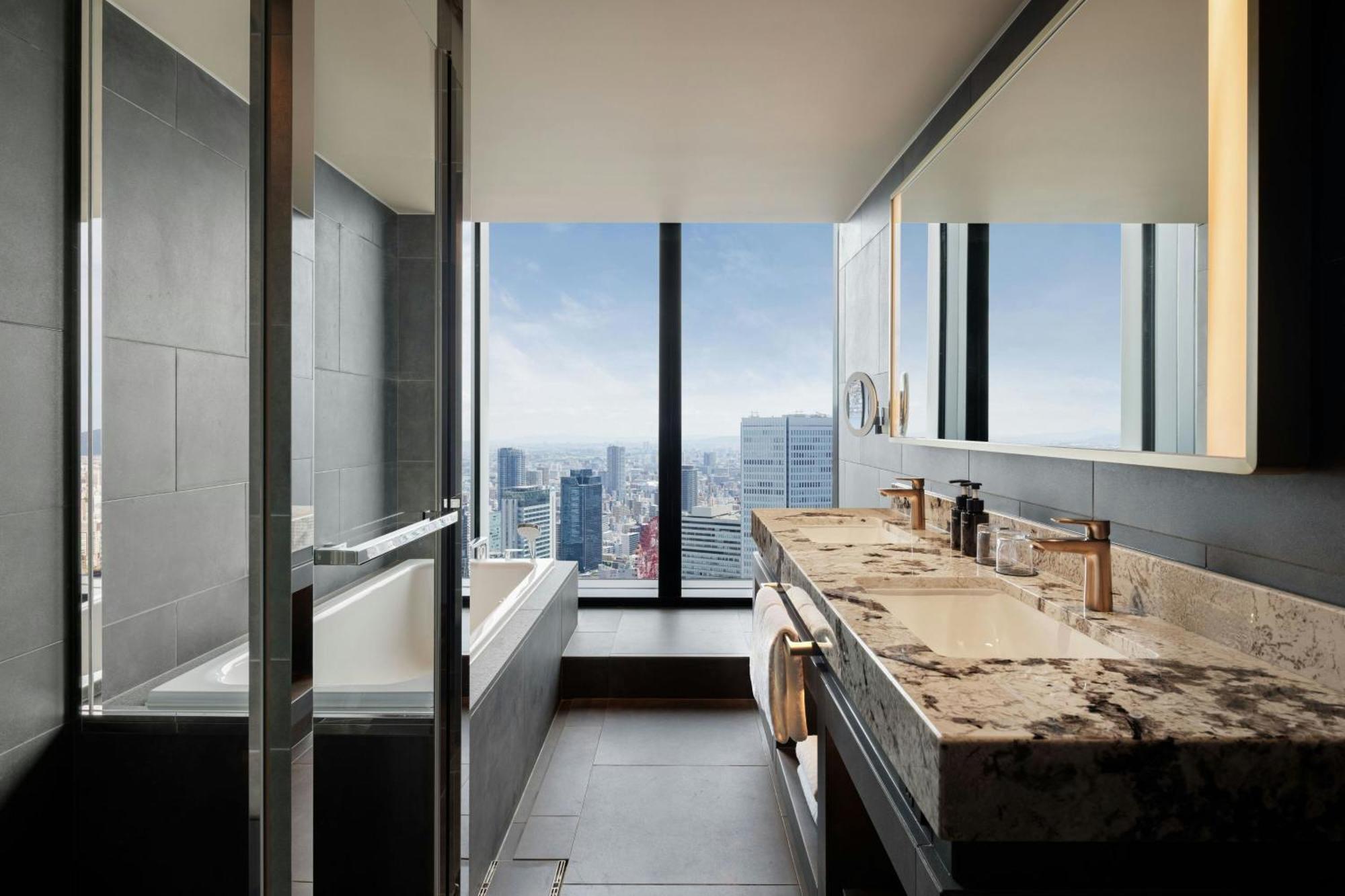The Osaka Station Hotel, Autograph Collection Esterno foto